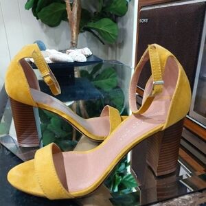Madden Girl Bella Strap Sandals Yellow Block Heels Women's Size 7M